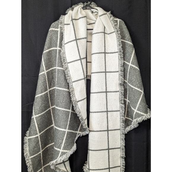 NWOT! ANN TAYLOR! ABSOLUTELY GORGEOUS DOVE GRAY, CREAM HUGE SCARF, WRAP! - Picture 3 of 10